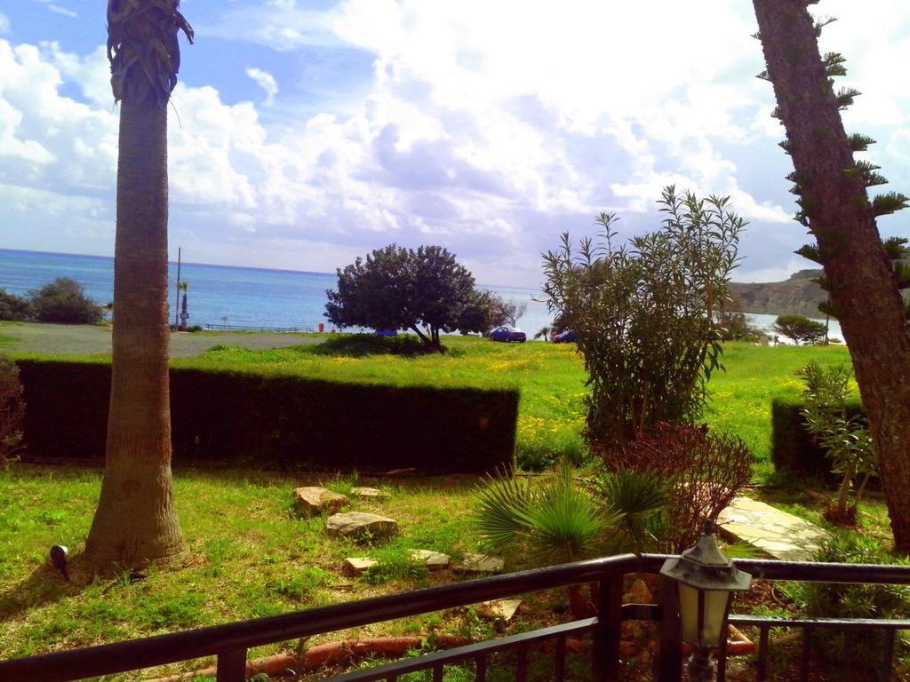Yialos Apartments Pissouri Room photo