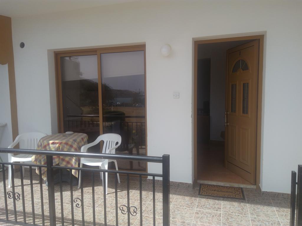 Yialos Apartments Pissouri Exterior photo
